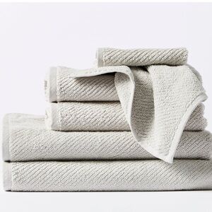 Coyuchi Bath Mat in mint color